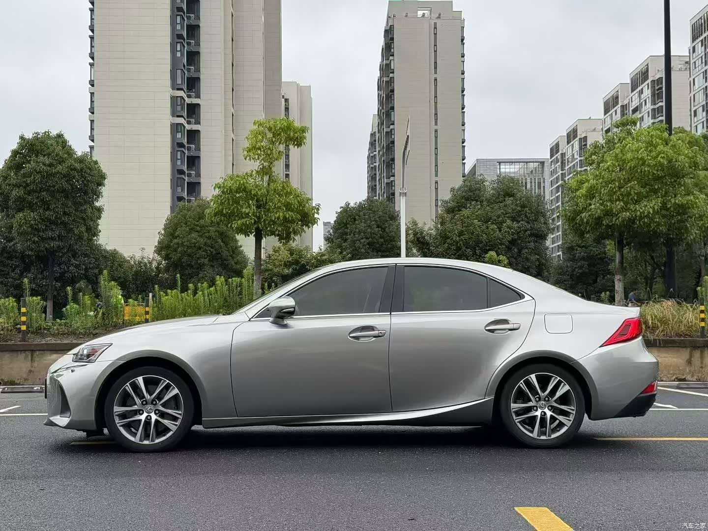 Lexus IS, 2017 2