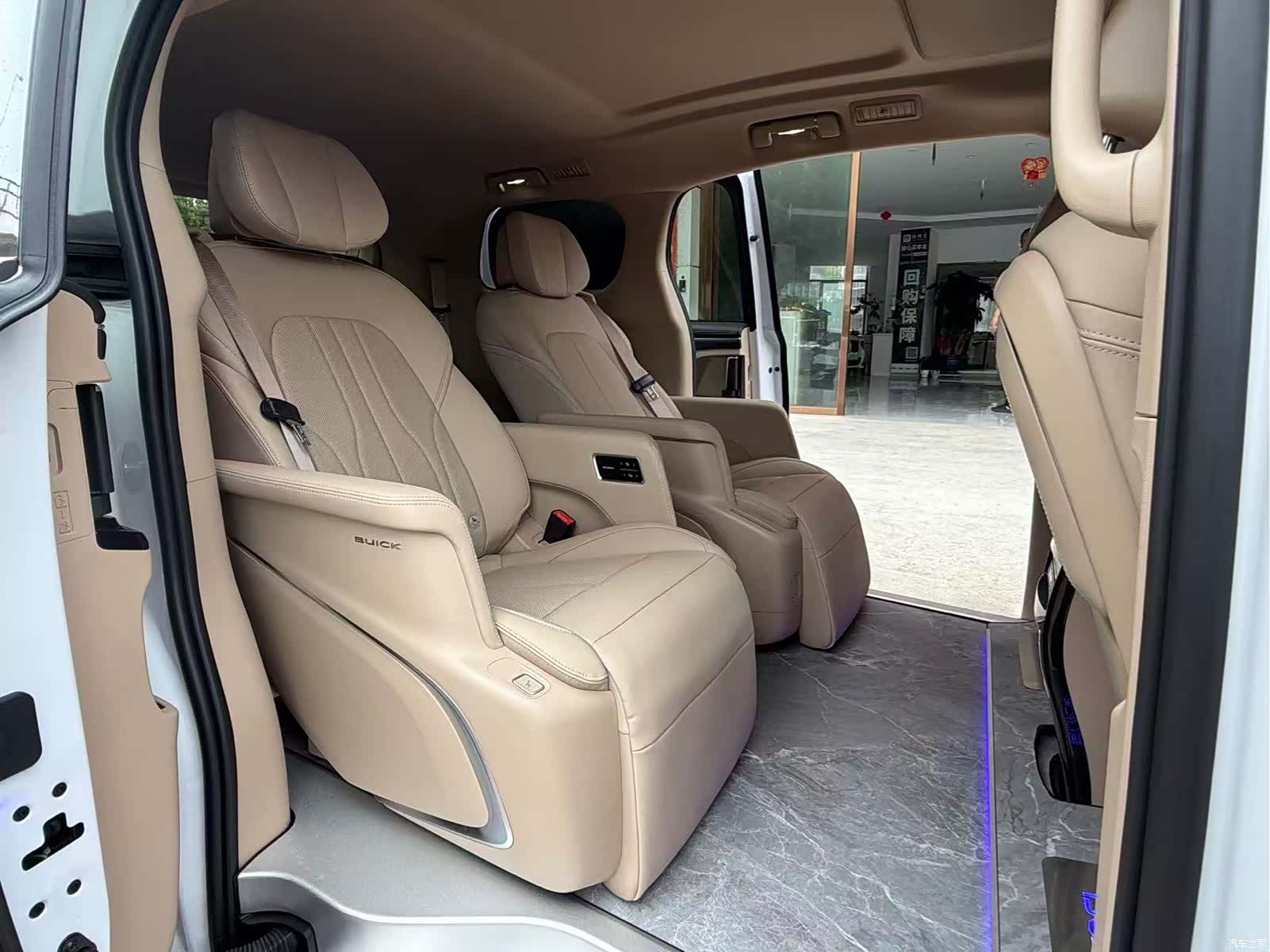 Buick GL8, 2025 4