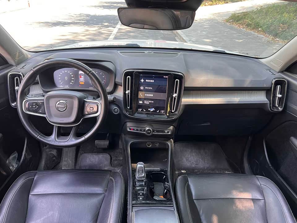 Volvo XC40