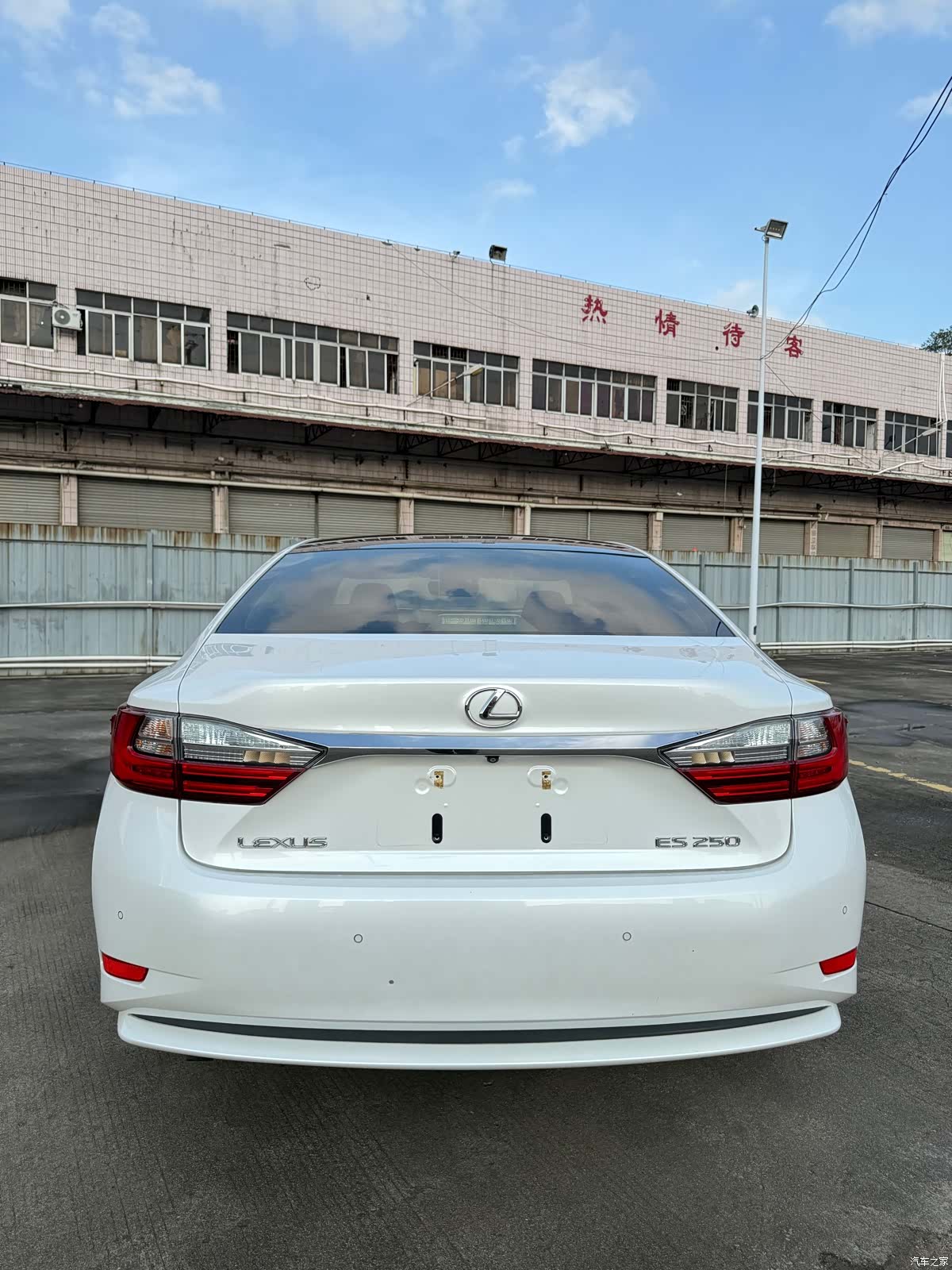 Lexus ES, 2016 10