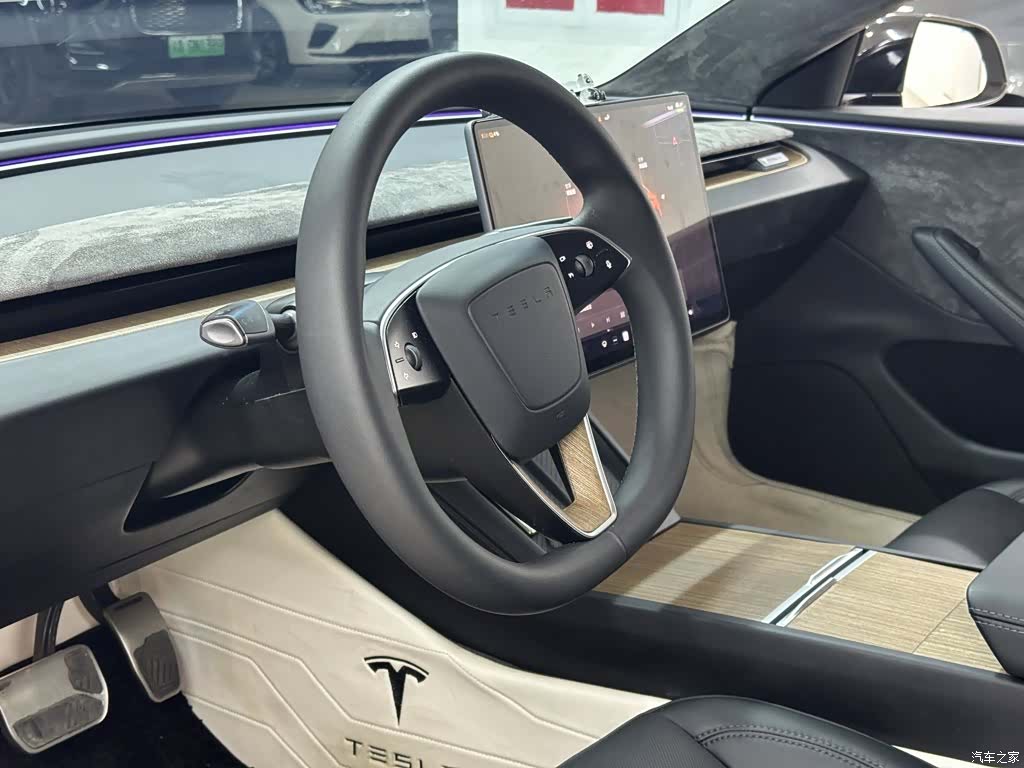 Tesla Model 3, 2023 10