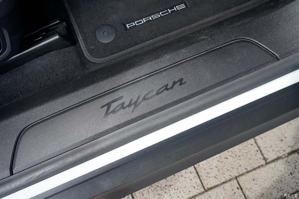 Porsche Taycan, 2022 25
