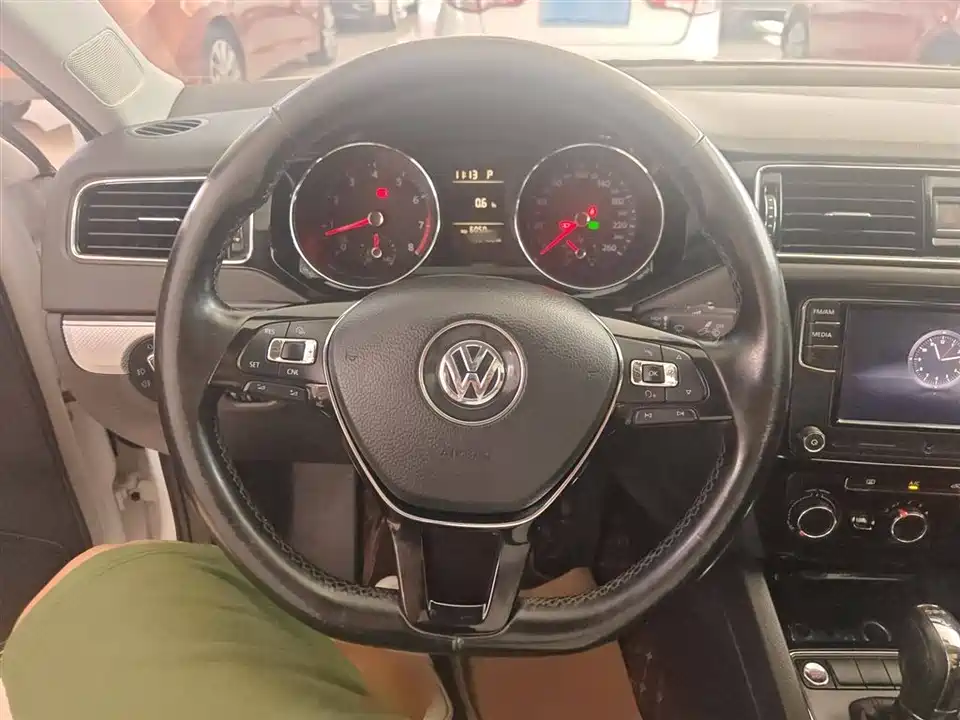 Volkswagen Sagitar