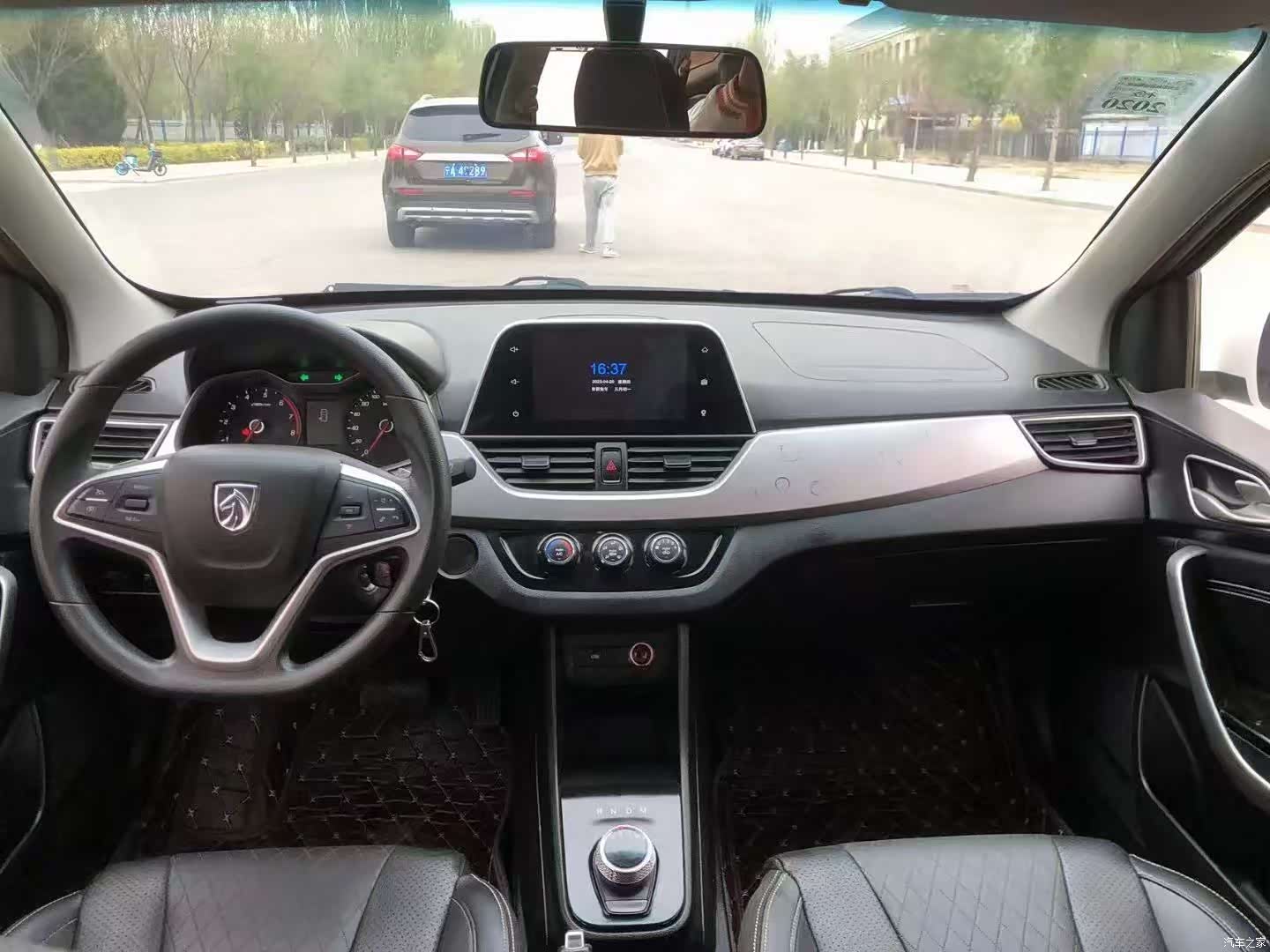 Wuling 310W, 2018 все фото