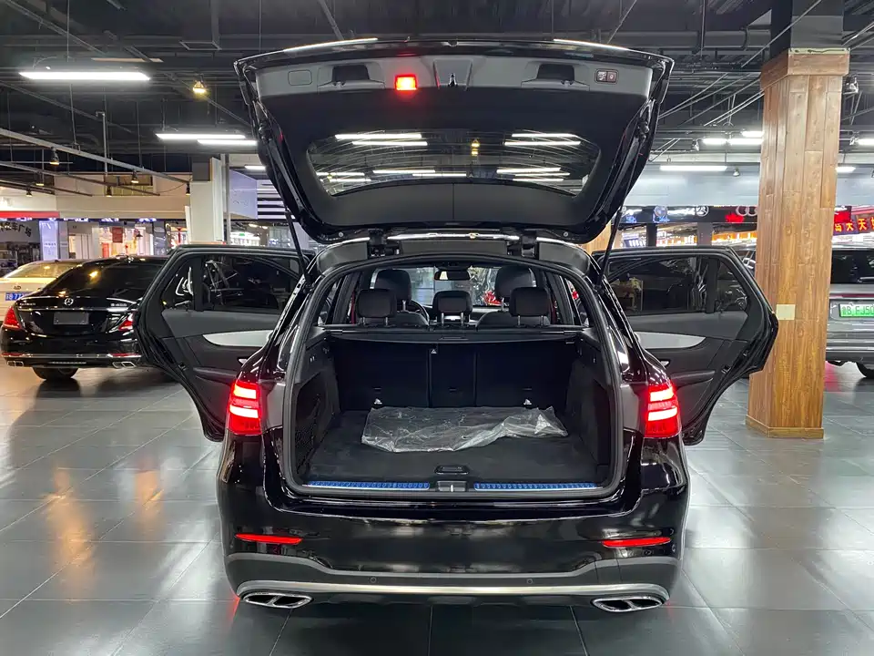 Mercedes-Benz GLC AMG