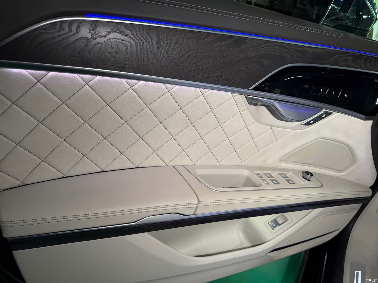 Audi A8L, 2023 6