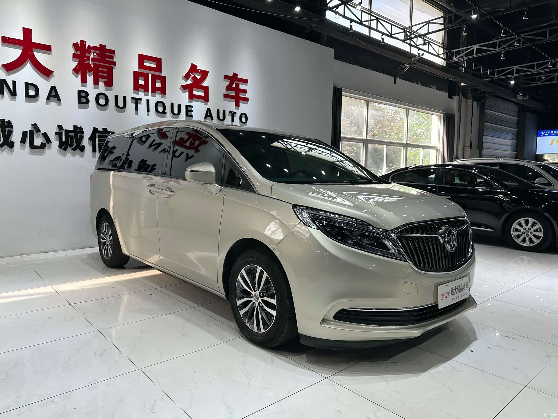 Buick GL8, 2019 3