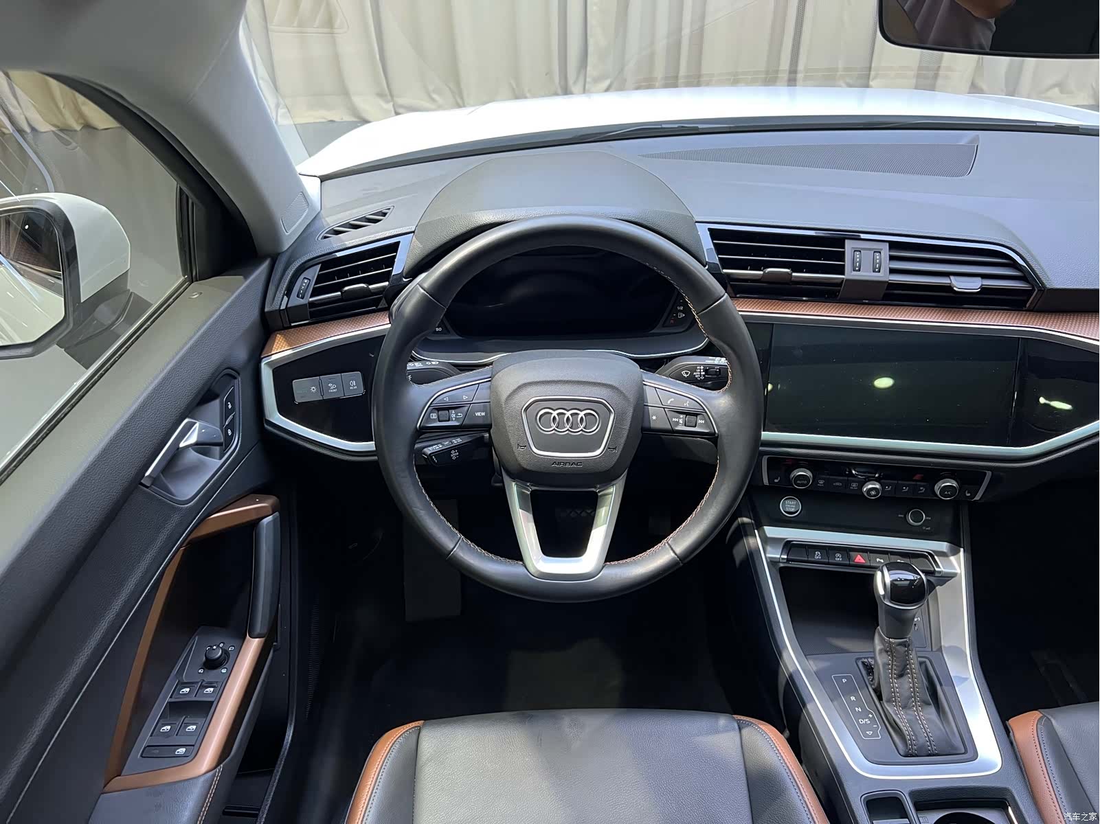 Audi Q3, 2022 10
