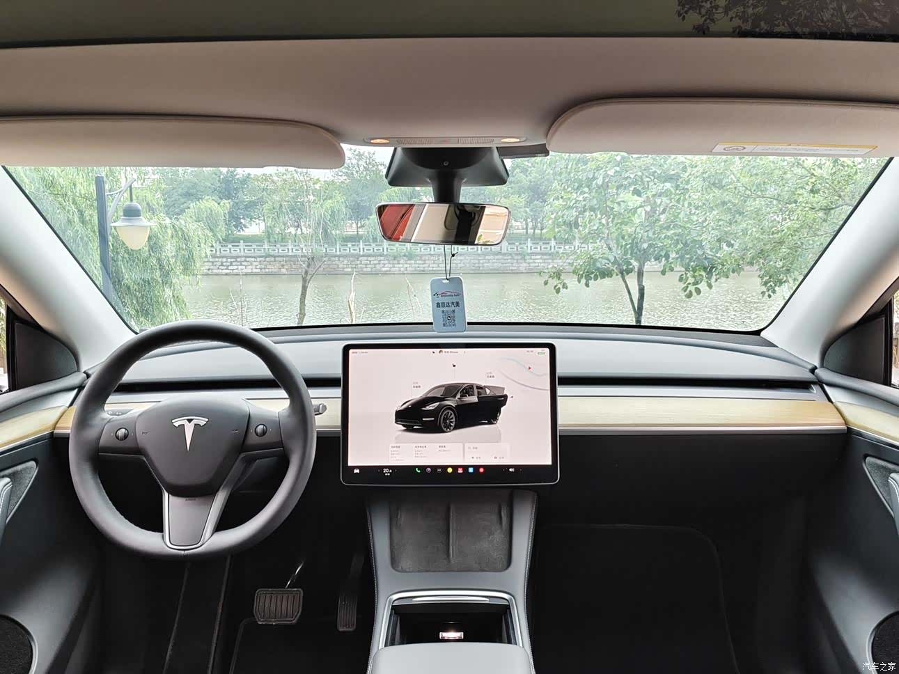 Tesla Model Y, 2023 10