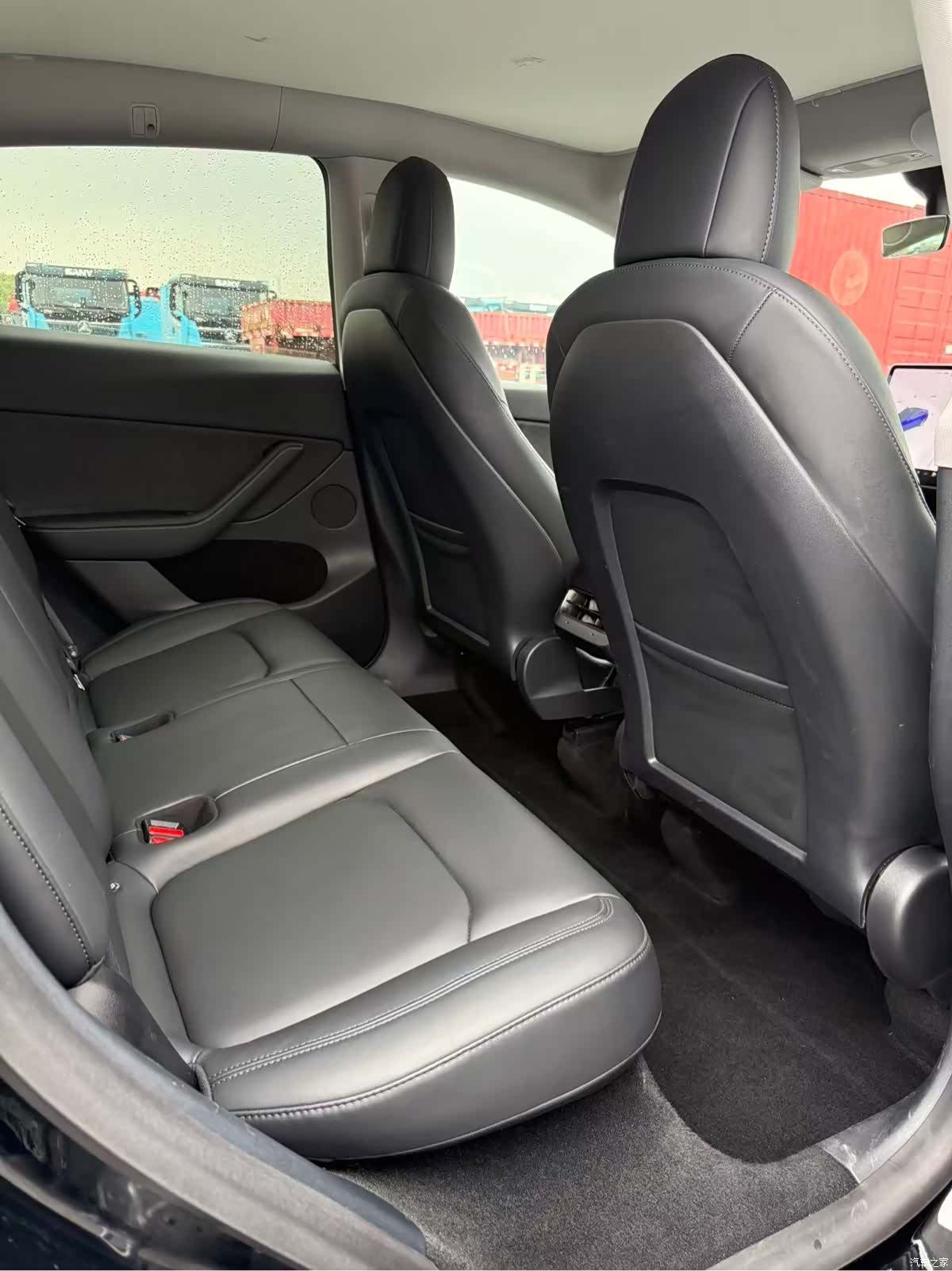 Tesla Model Y, 2021 4