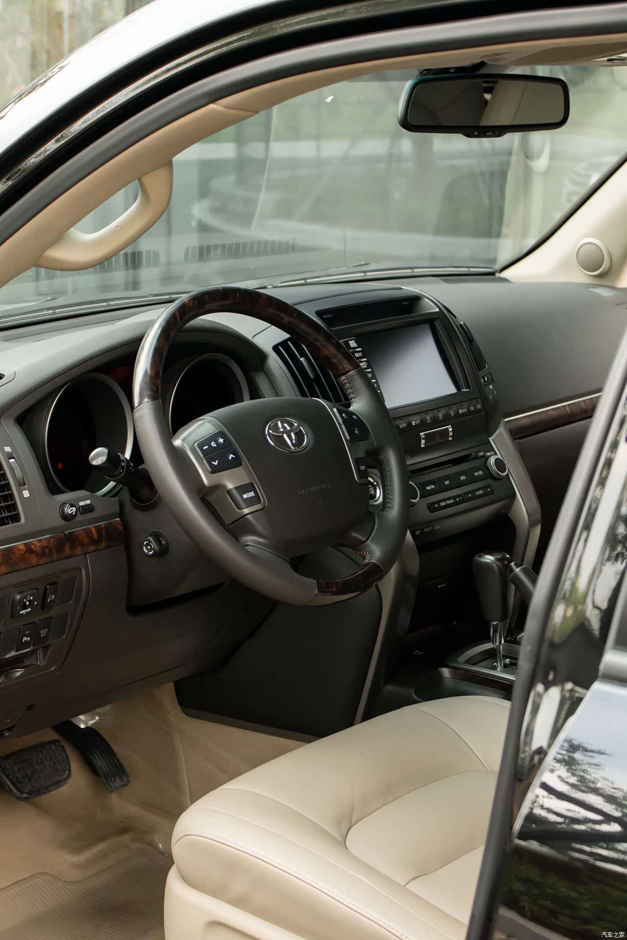 Toyota Land Cruiser, 2011 8