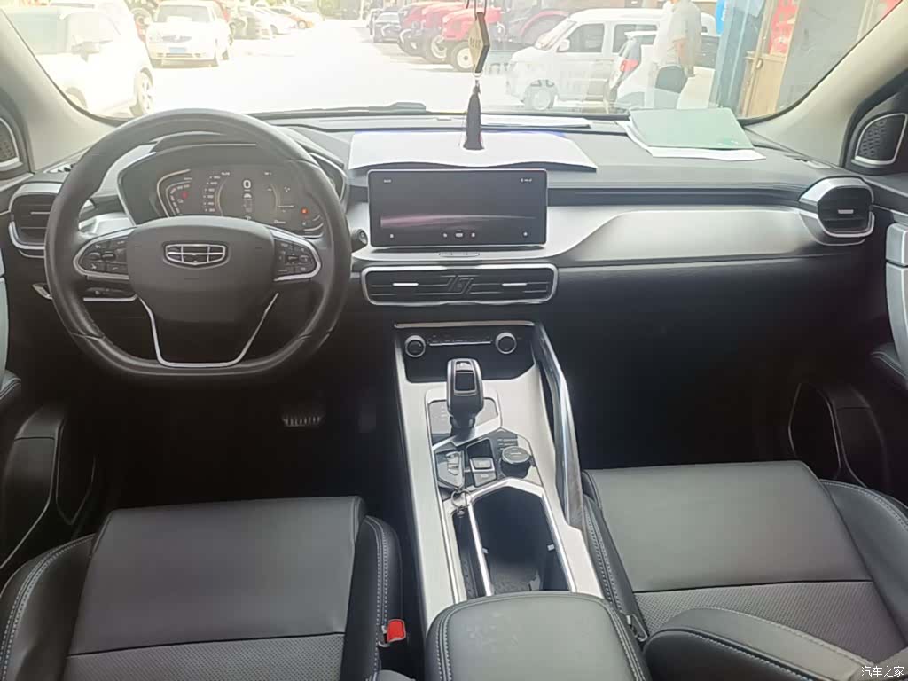 Geely Coolray, 2021 10