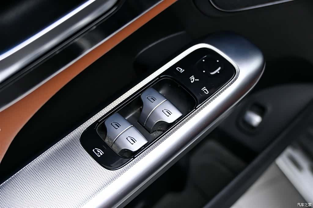 Mercedes-Benz GLC, 2023 23
