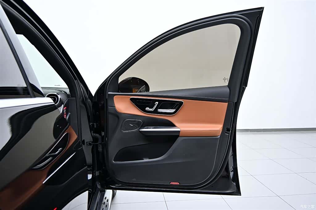 Mercedes-Benz GLC, 2023 21