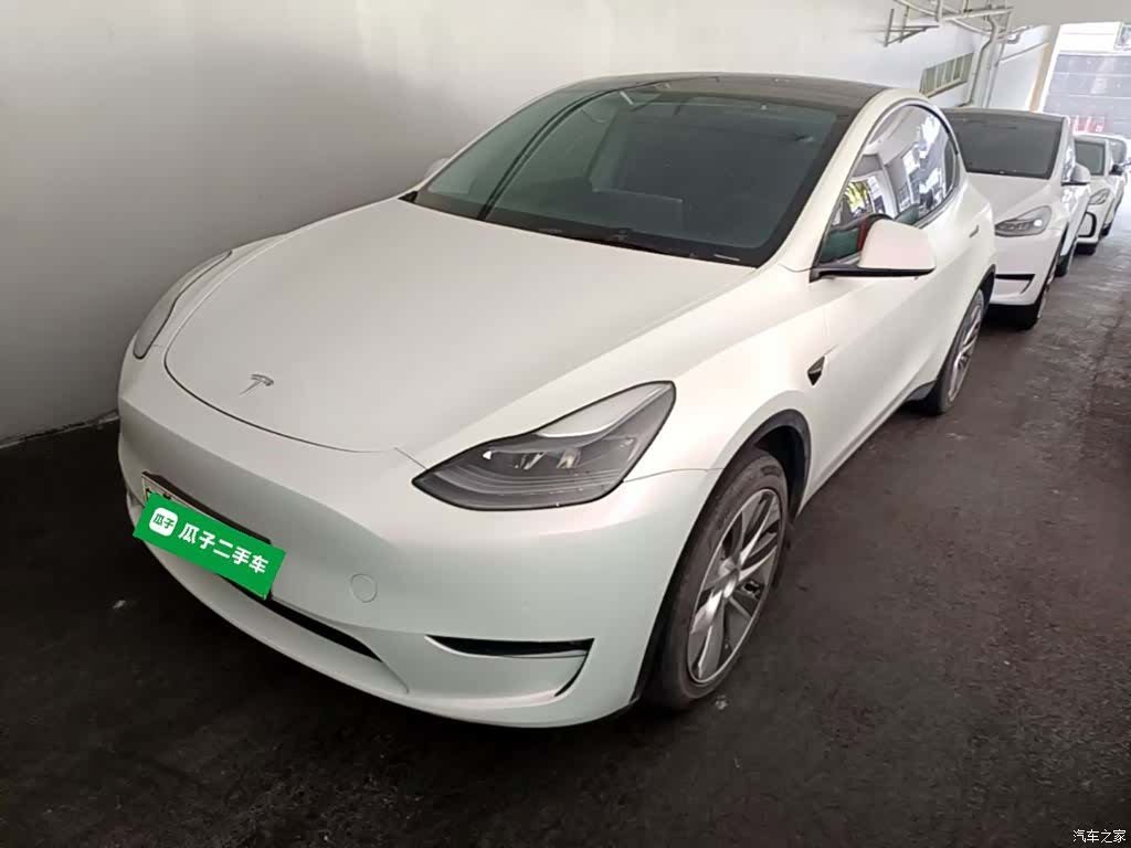 Tesla Model Y, 2022 1