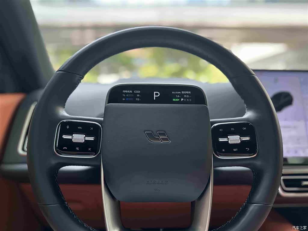 Li Auto L8, 2024 13