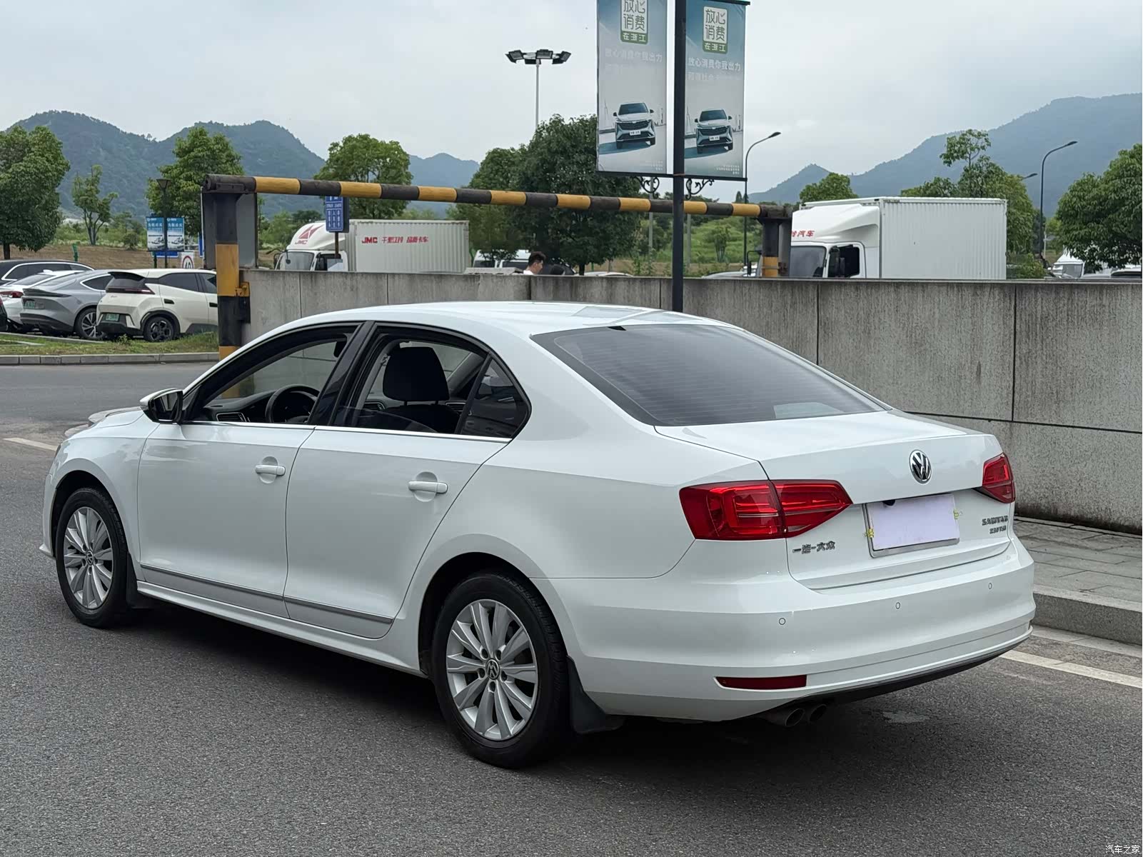 Volkswagen Sagitar, 2016 4