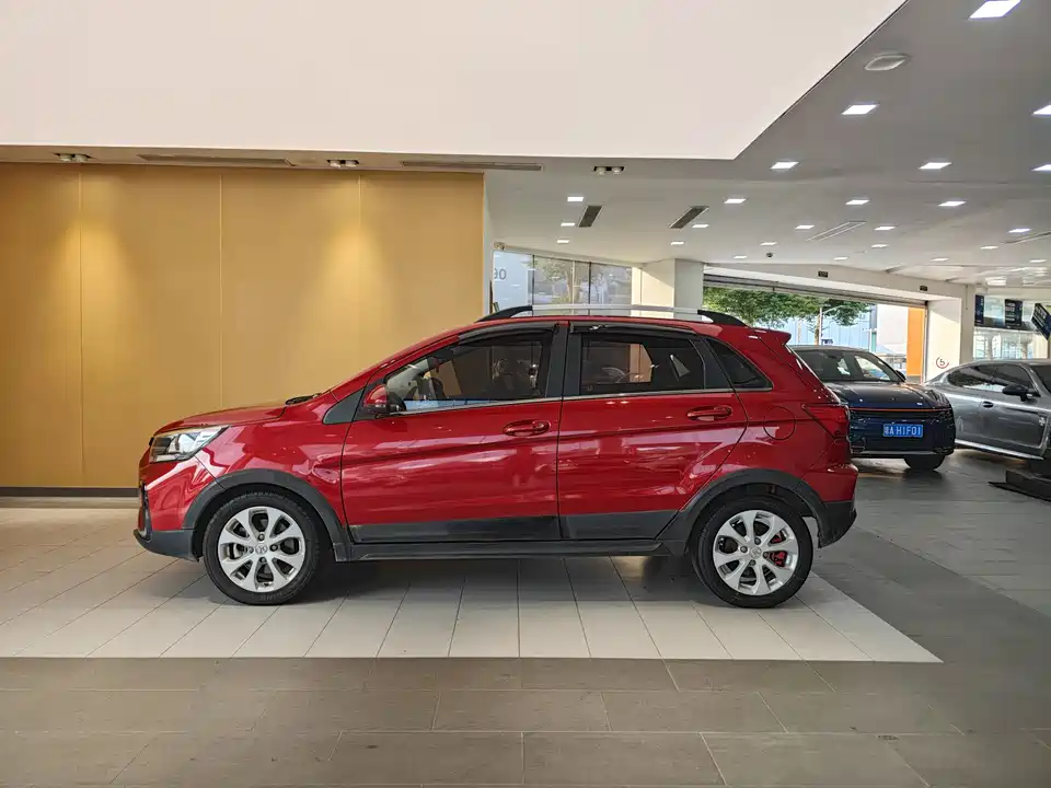 BAIC EC5