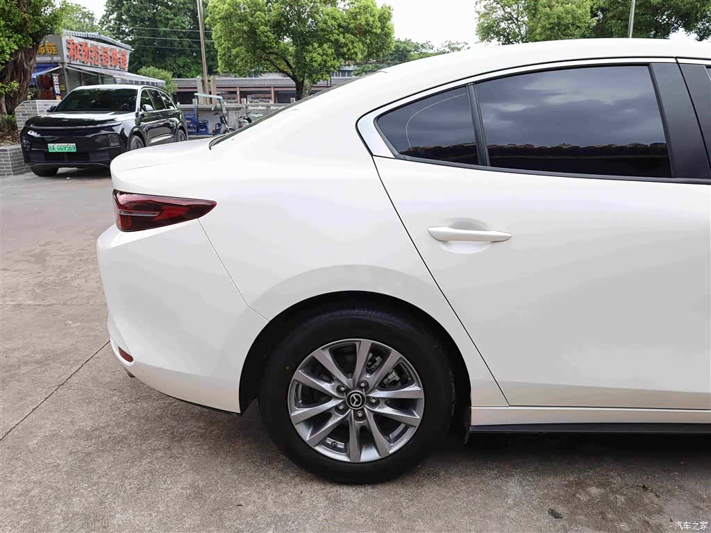 Mazda Mazda3, 2023 27