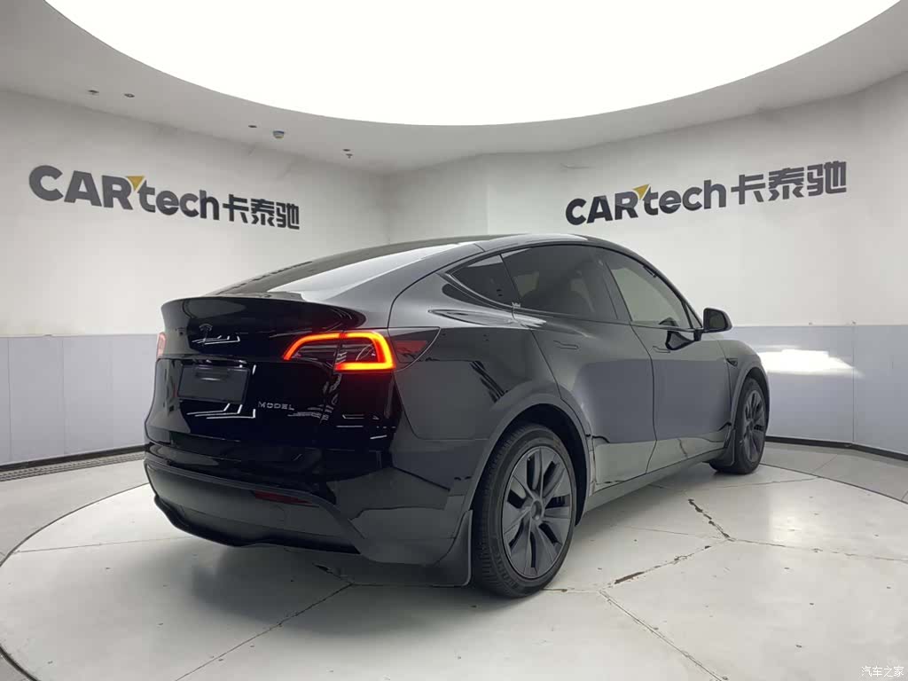 Tesla Model Y, 2024 все фото