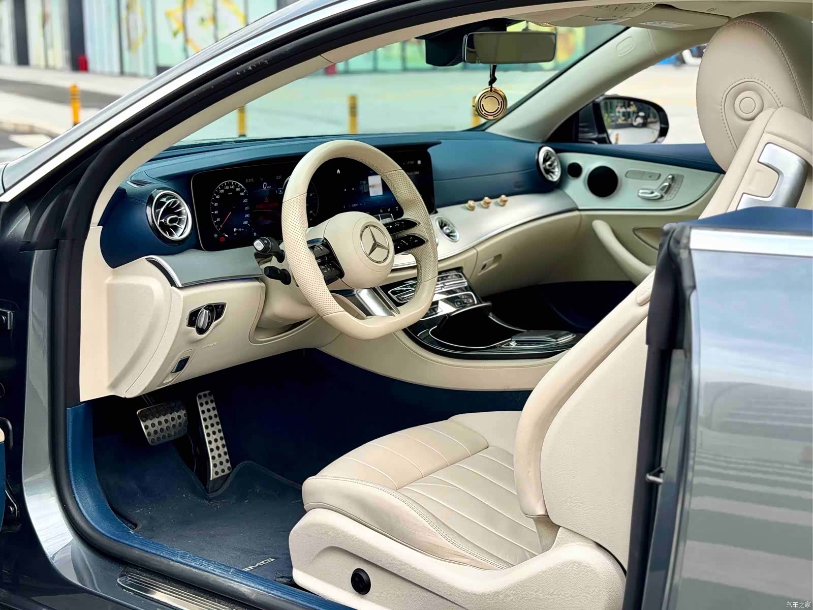 Mercedes-Benz E-Class, 2022 4