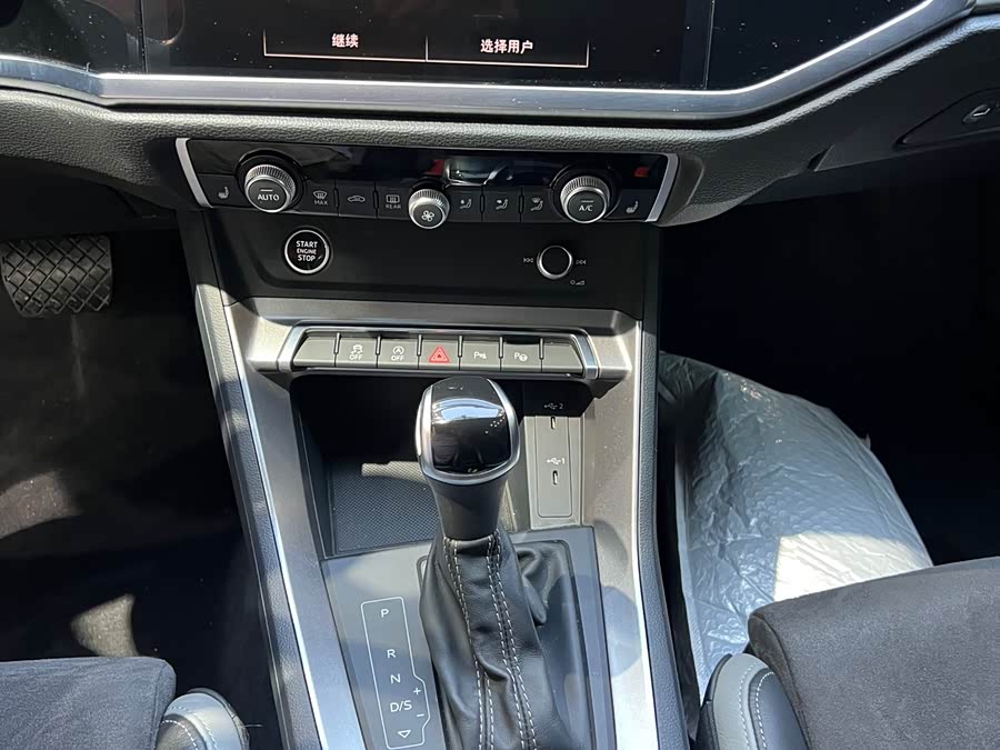 Audi Q3 2023, фото 18