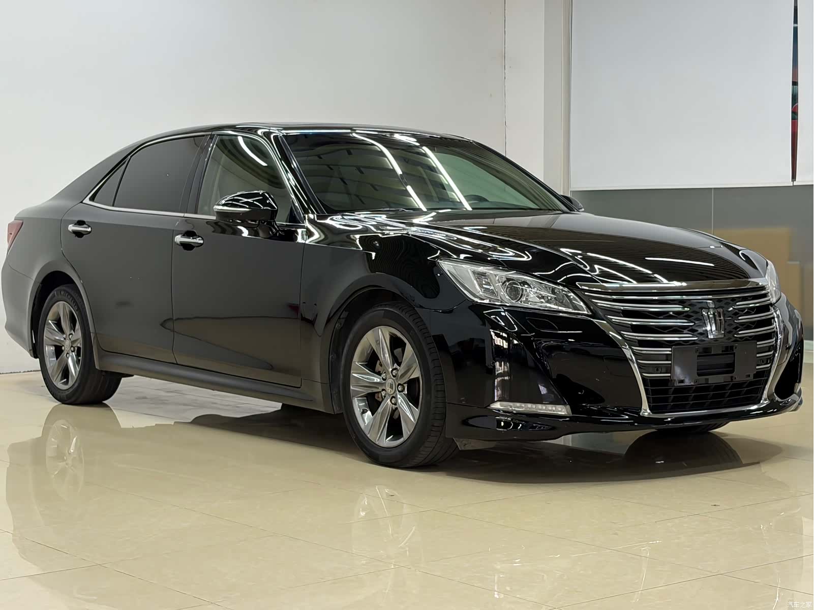 Toyota Crown, 2016 3