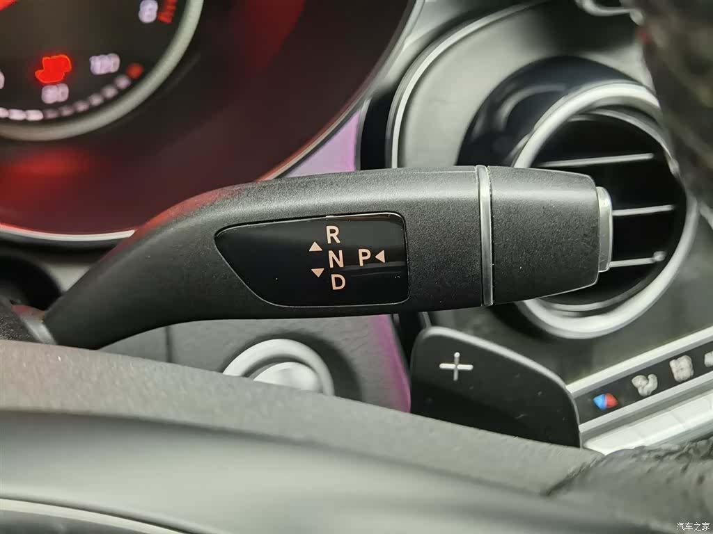 Mercedes-Benz C-Class, 2018 13