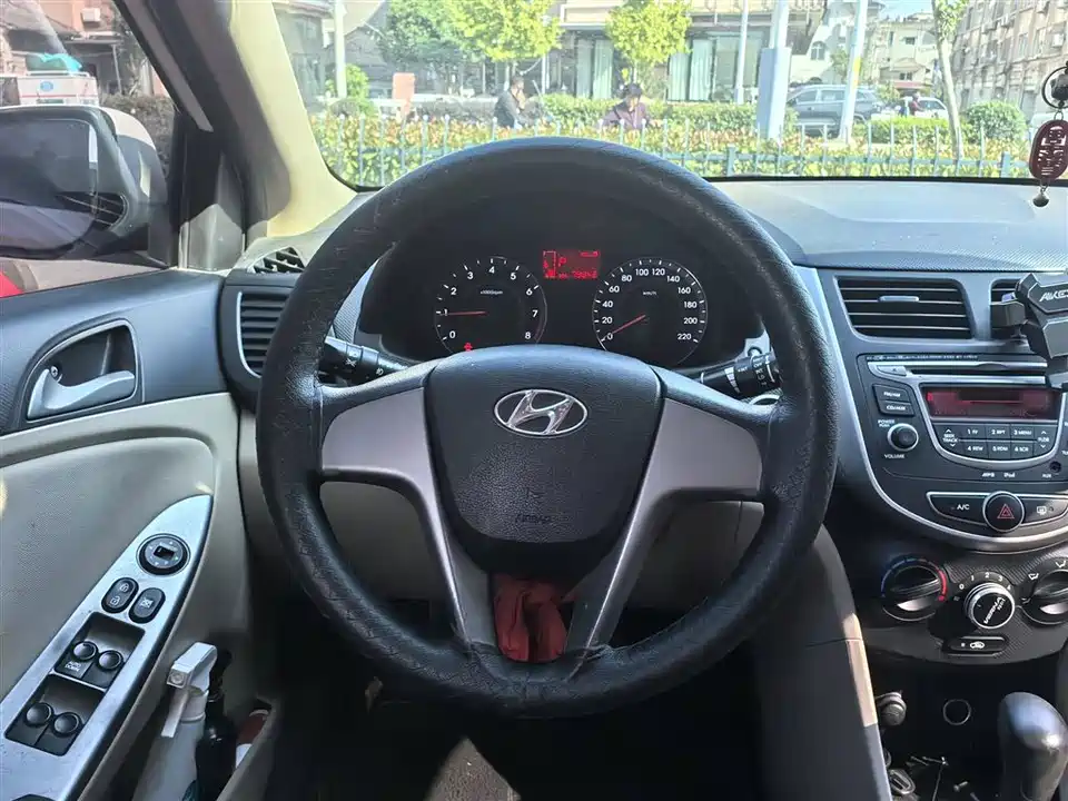 Hyundai Rena