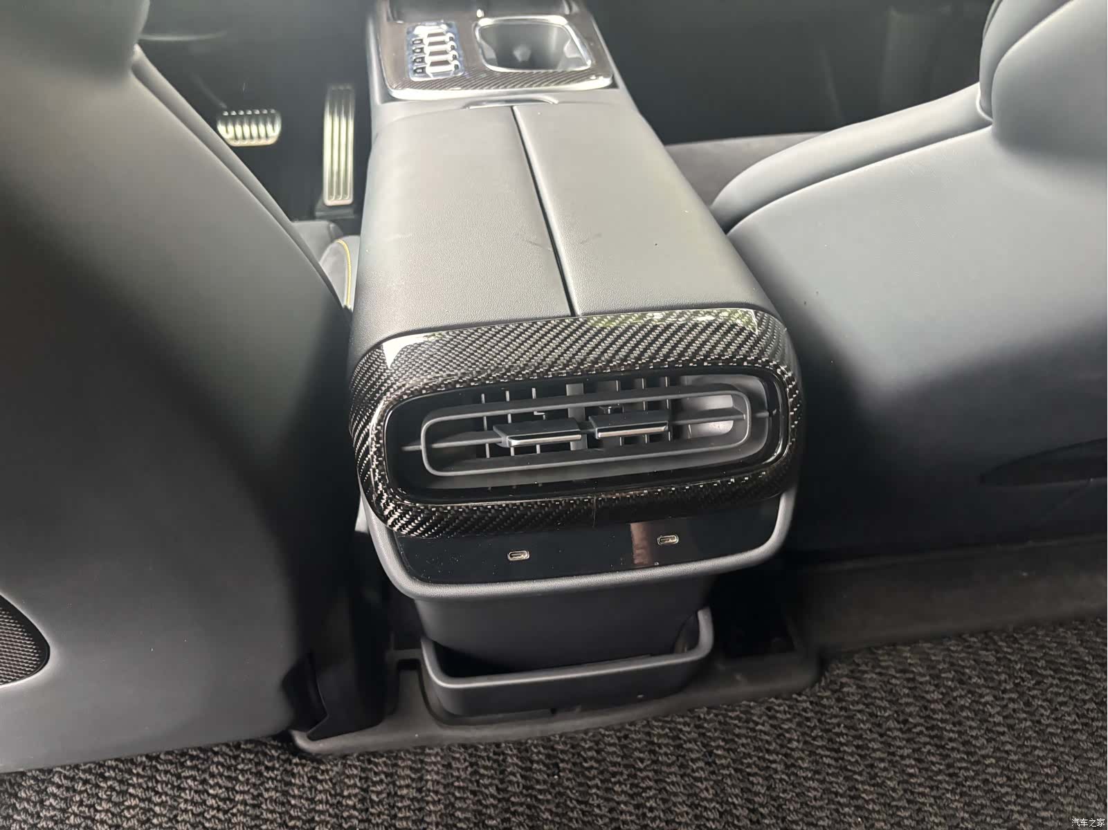 Xiaomi SU7, 2025 10