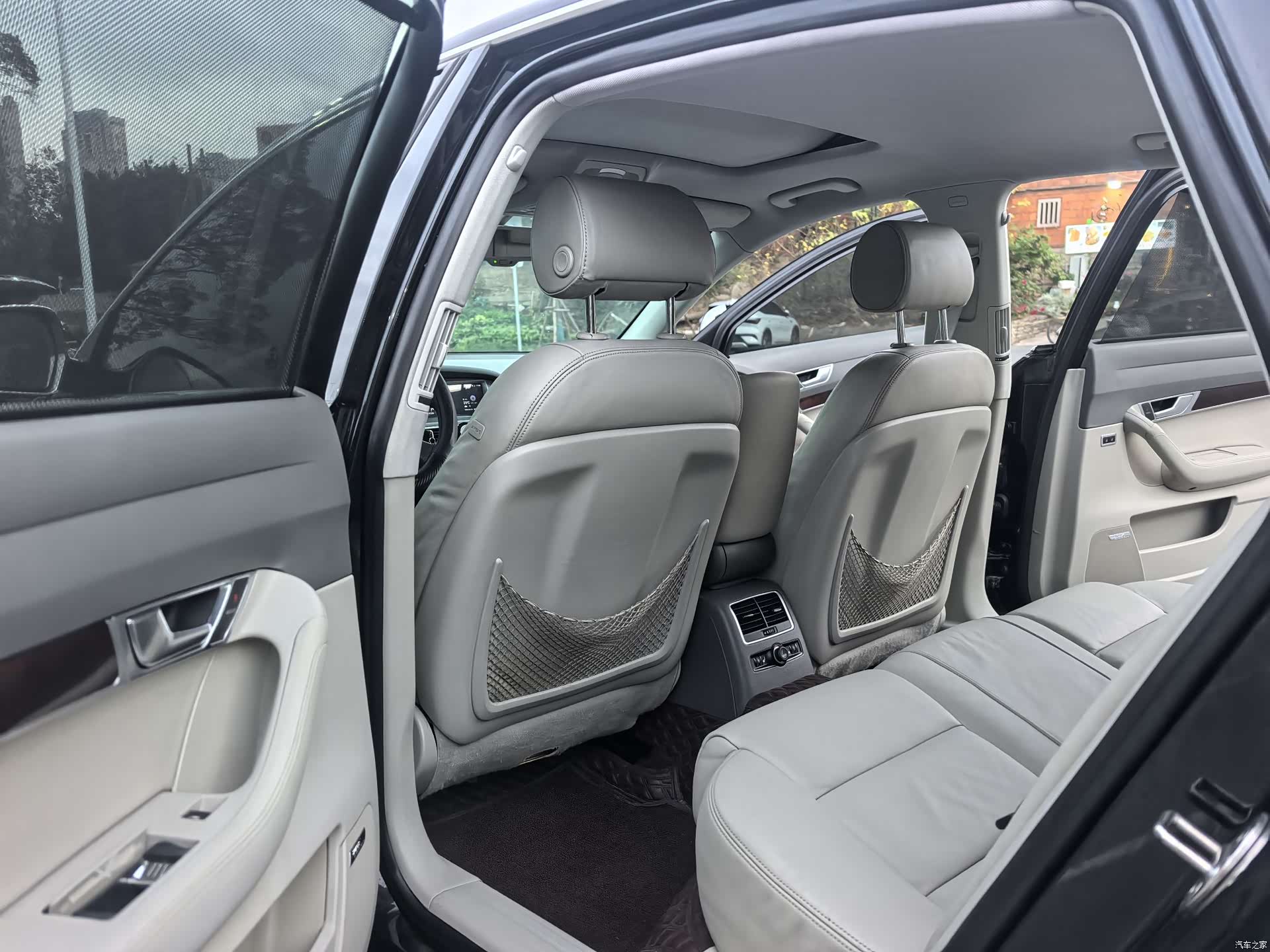 Audi A6L, 2011 15