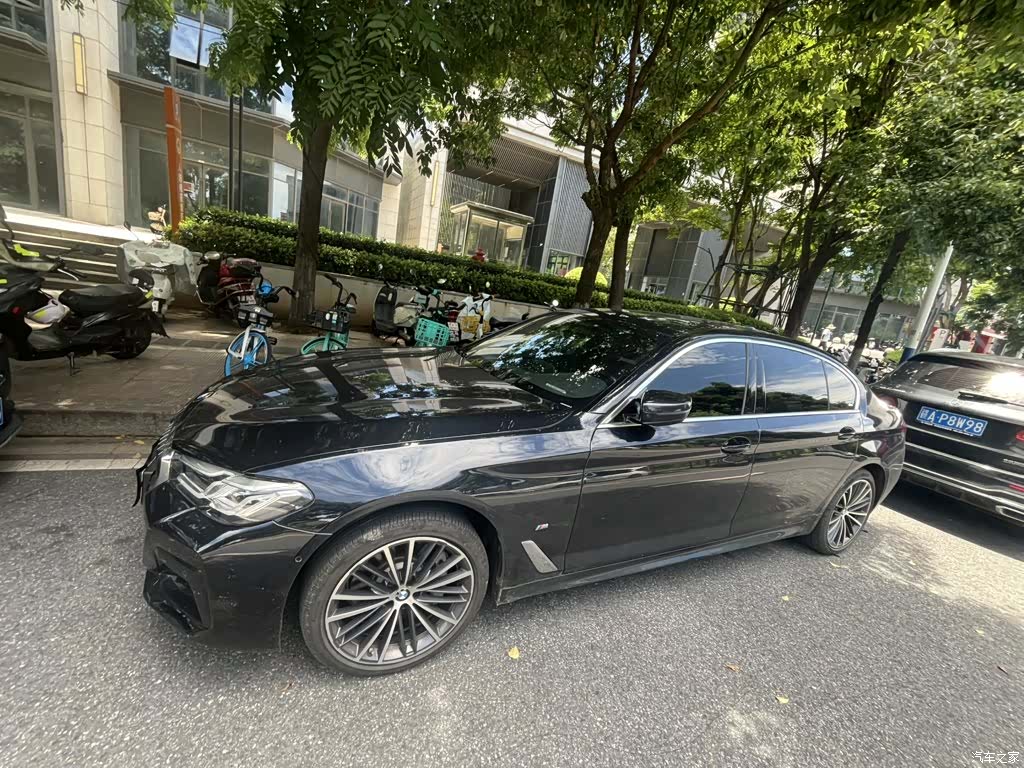 BMW 5 Series, 2023 все фото