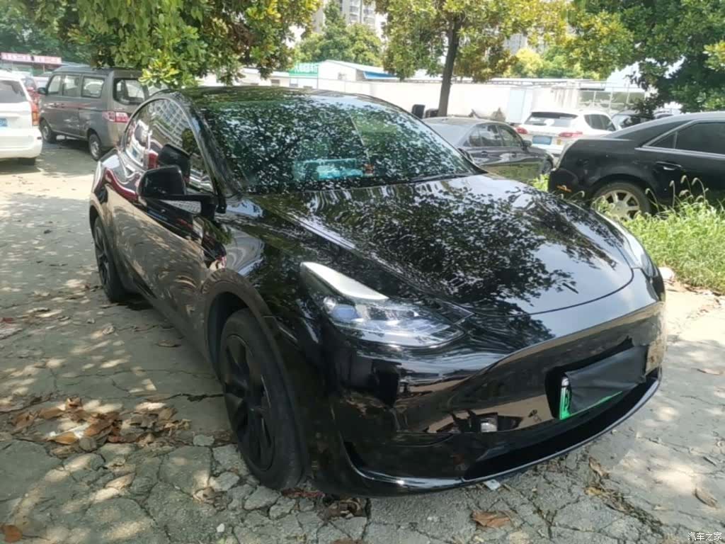 Tesla Model Y, 2023 4