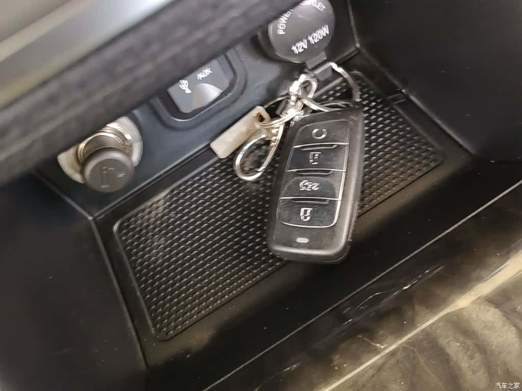 Changan CS95, 2017 9