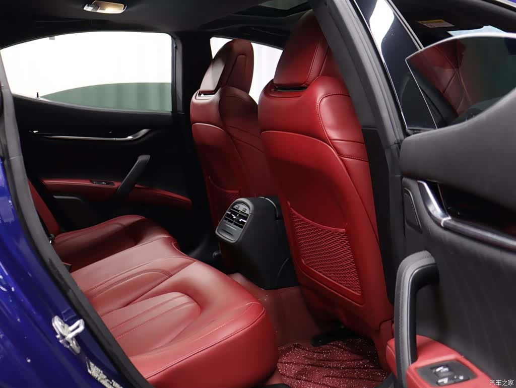 Maserati Ghibli, 2024 21