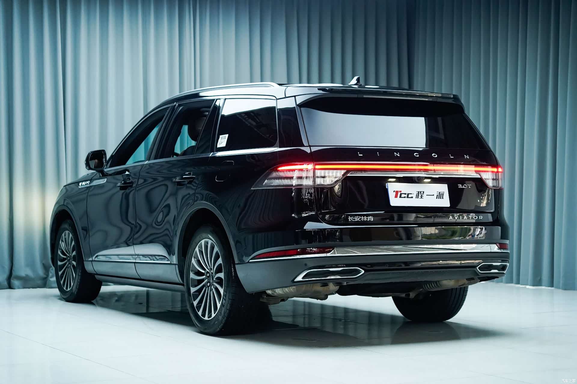 Lincoln Aviator, 2024 10