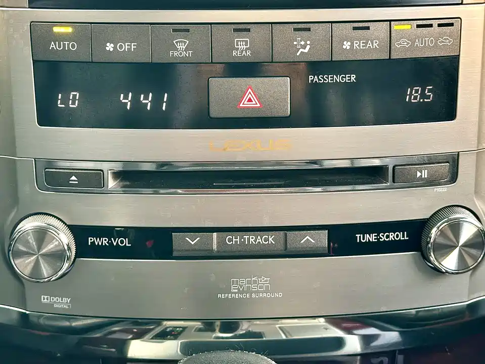 Lexus LX