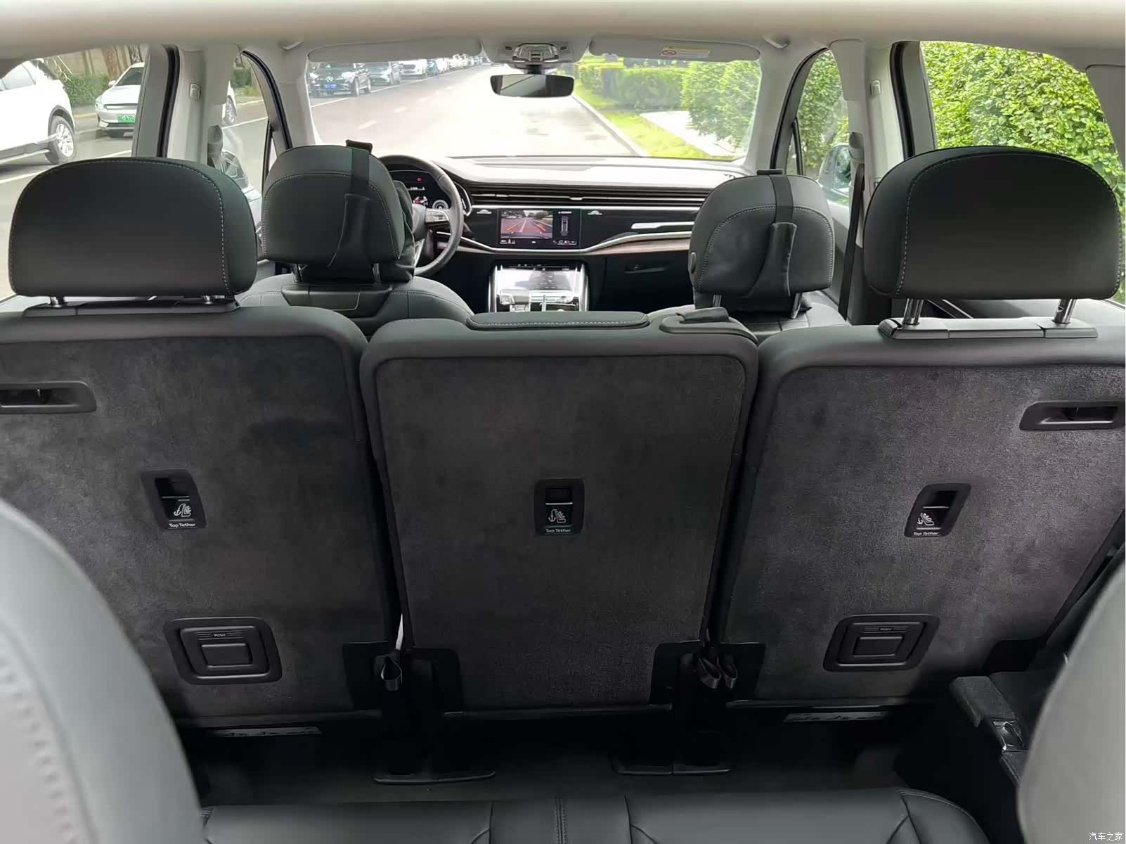 Audi Q7, 2025 8