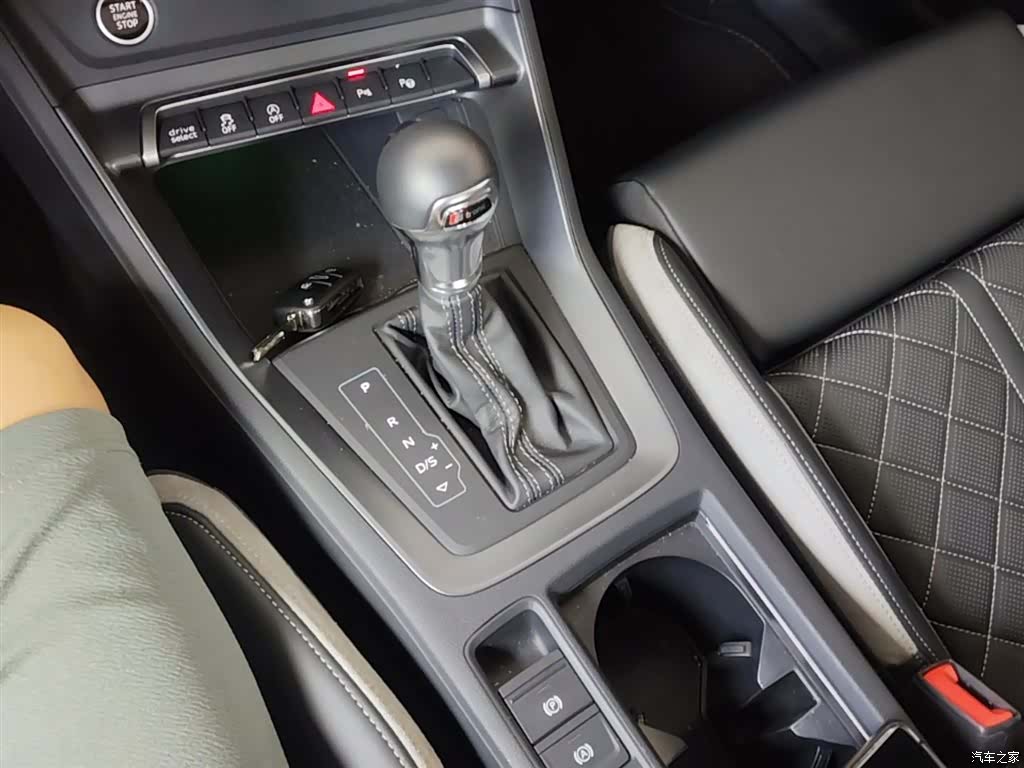 Audi Q3, 2025 14