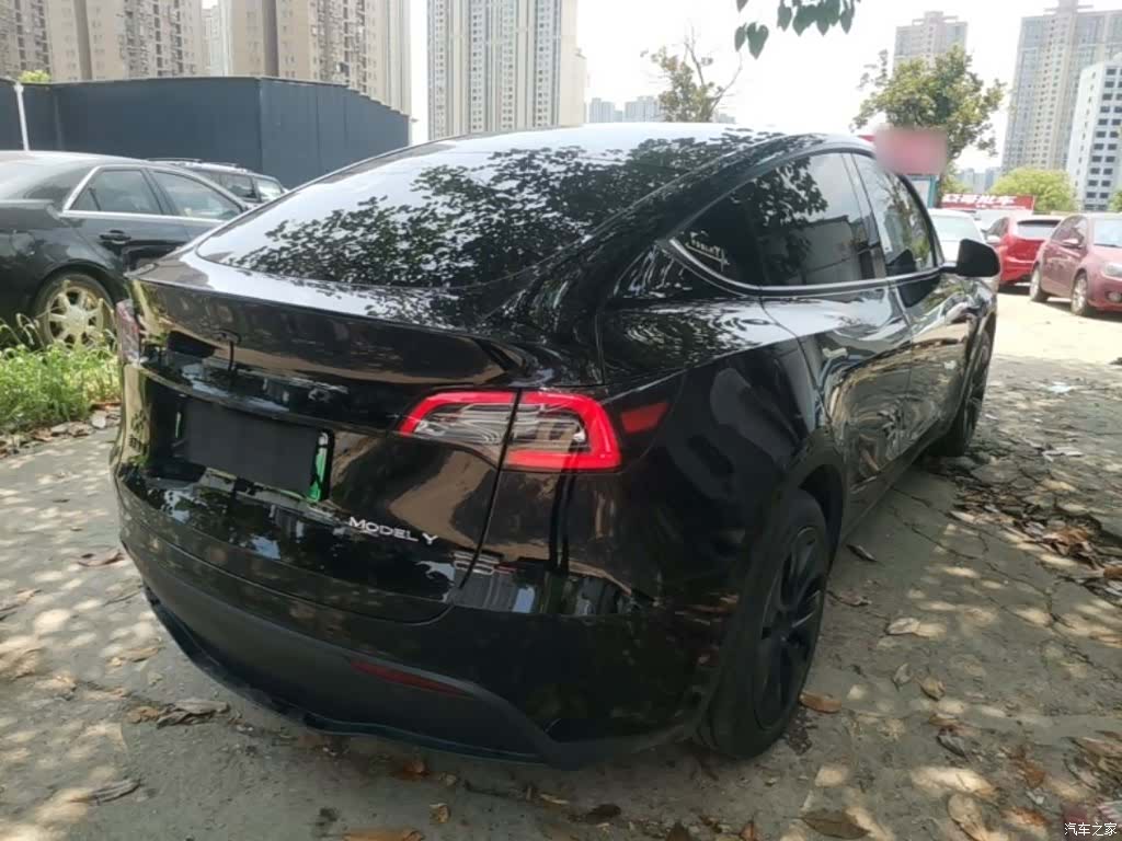 Tesla Model Y, 2023 7