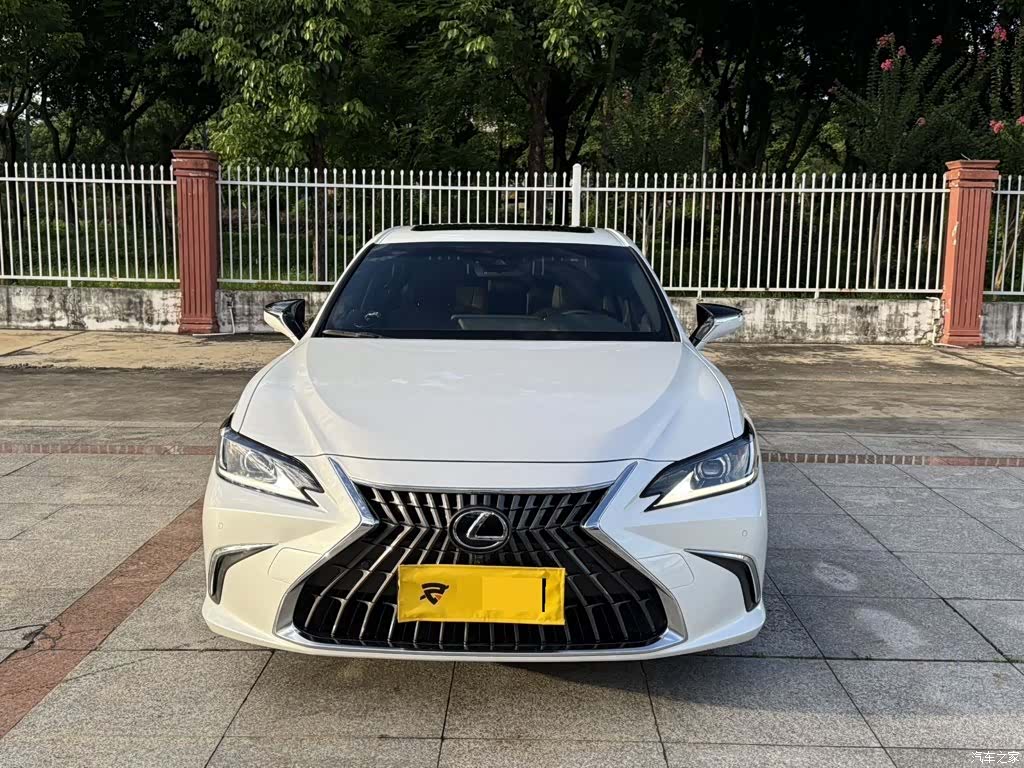 Lexus ES, 2024 2