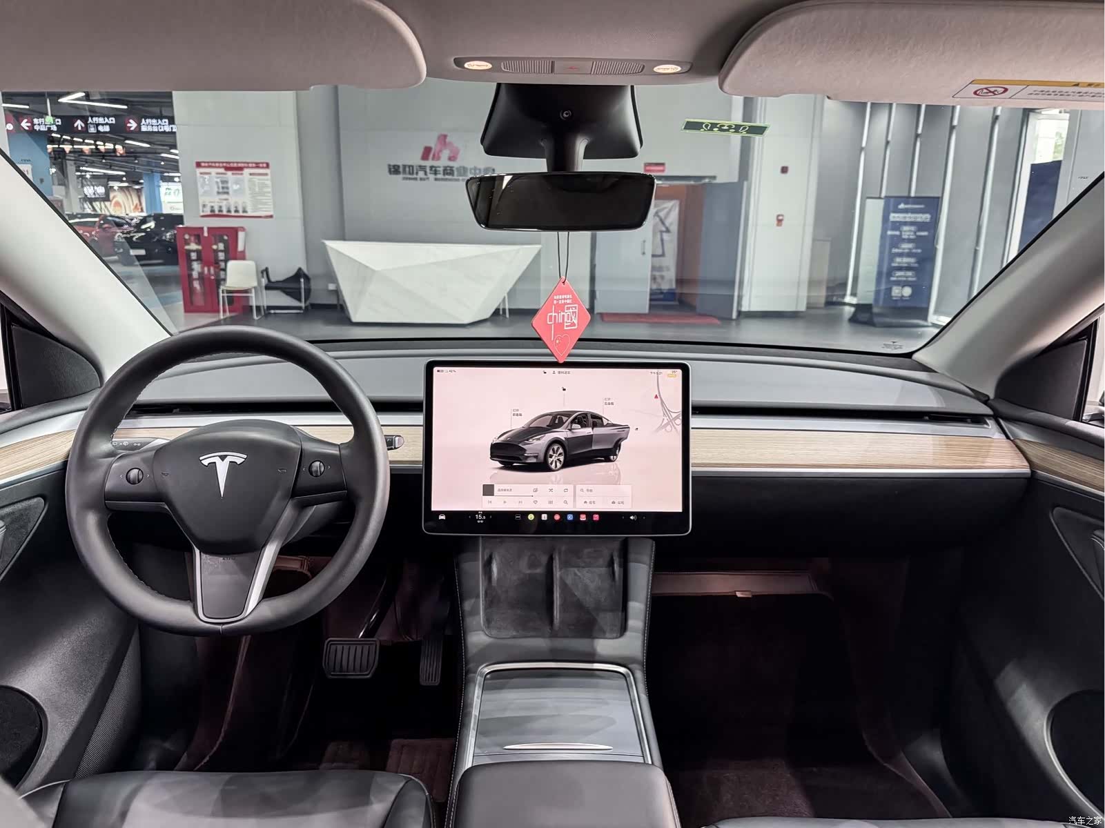 Tesla Model Y, 2023 6