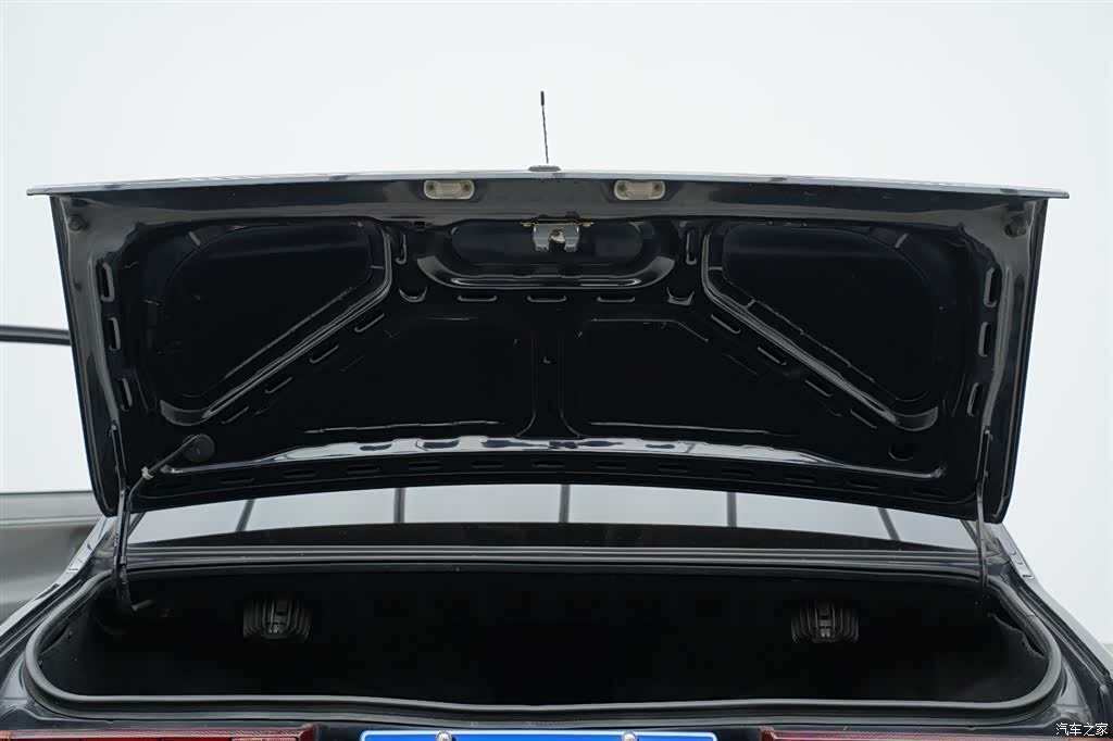 Volkswagen Santana, 2010 36