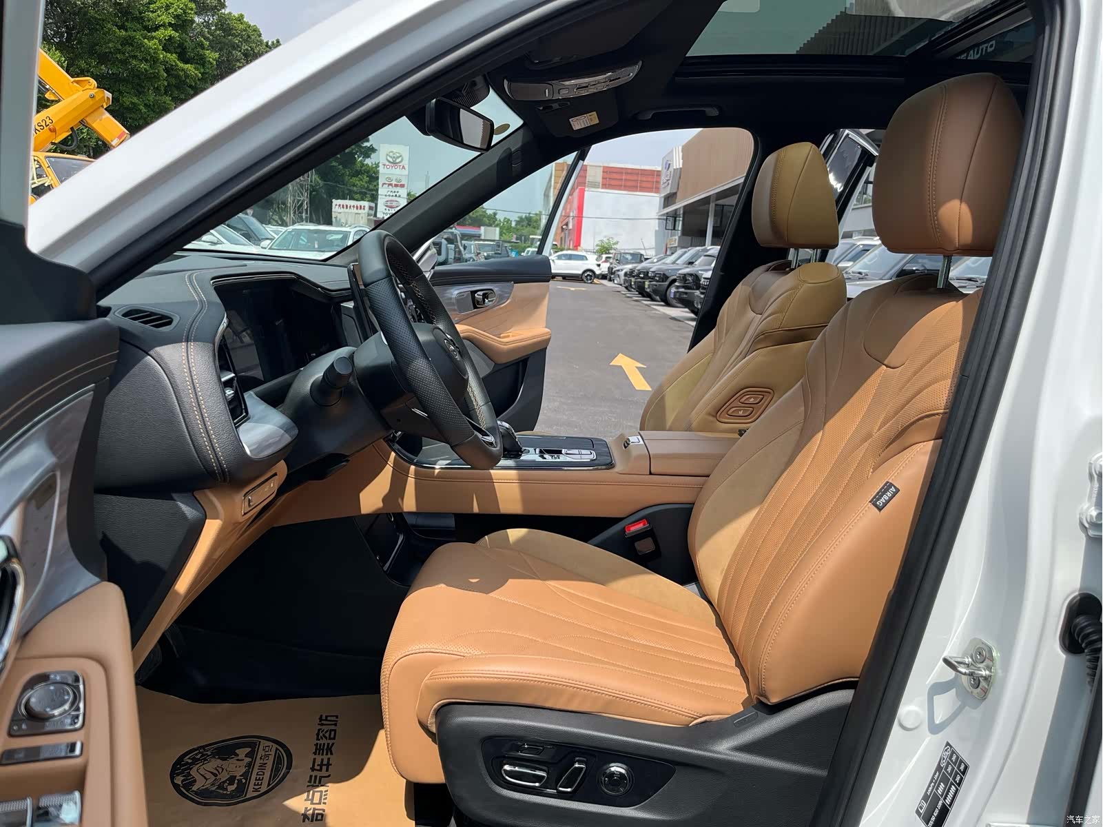 Trumpchi ES9, 2023 11
