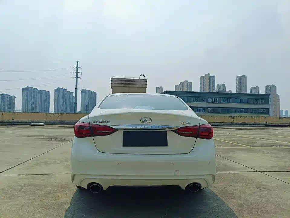 Infiniti Q50L