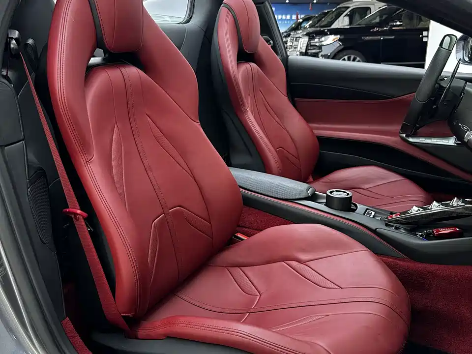 Ferrari 812