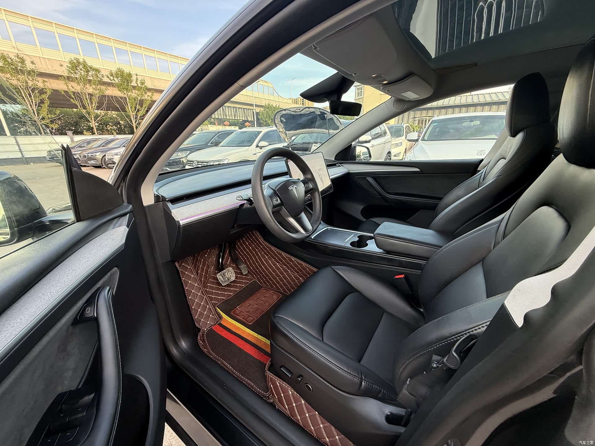Tesla Model Y, 2024 6