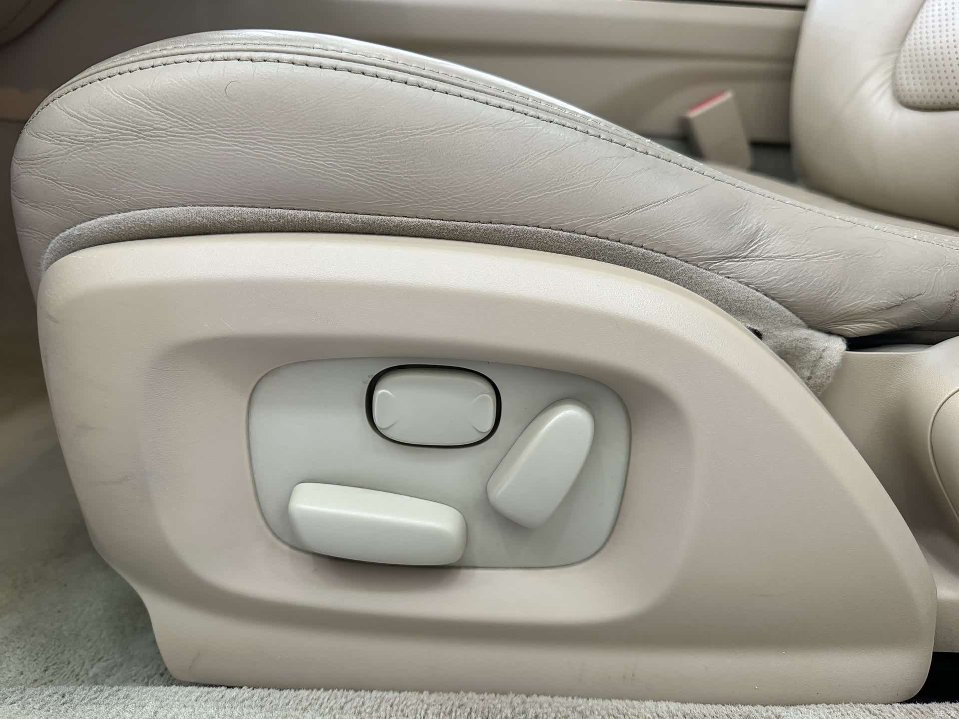 Jaguar XF, 2009 21