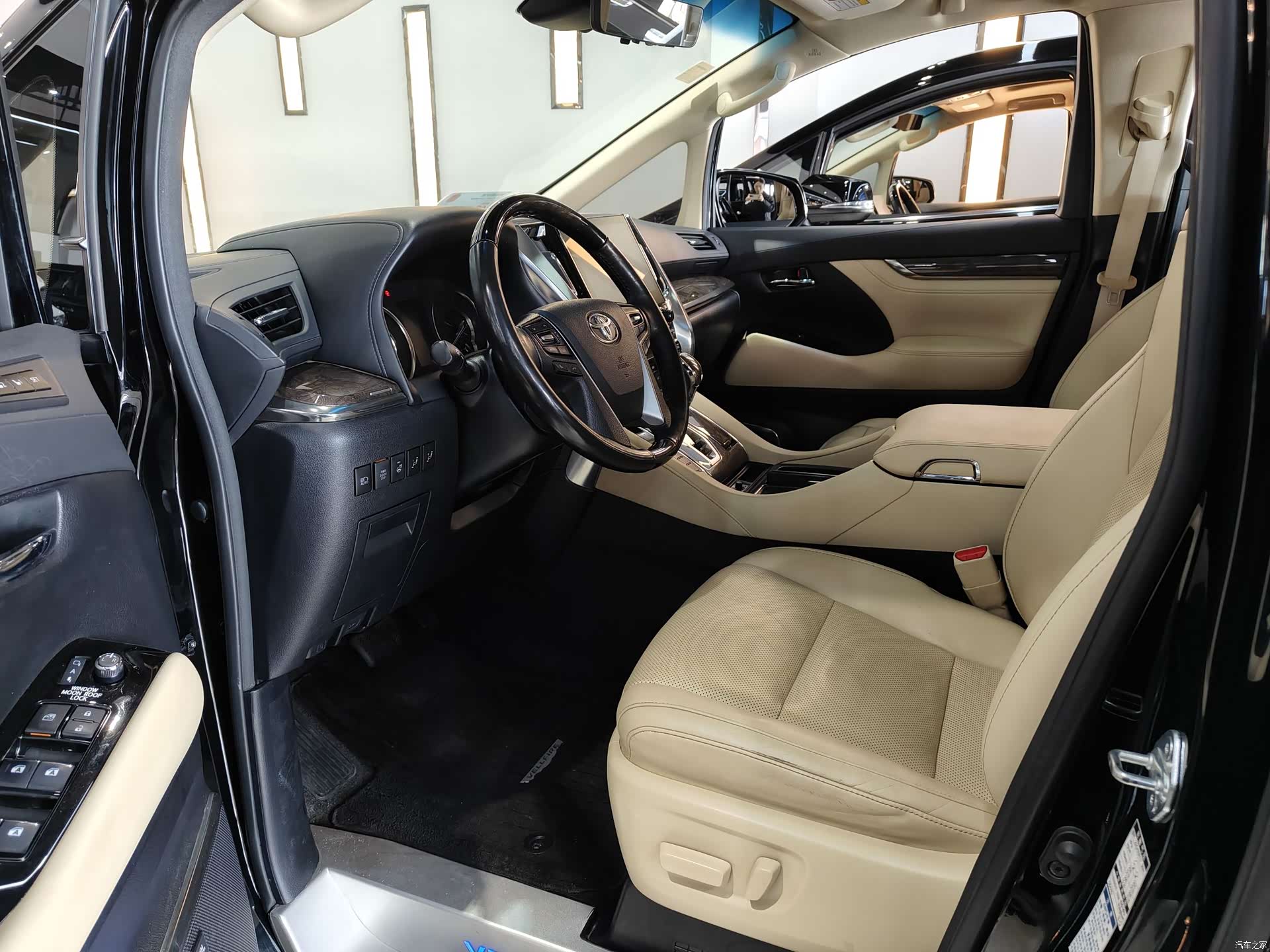 Toyota Vellfire, 2021 все фото