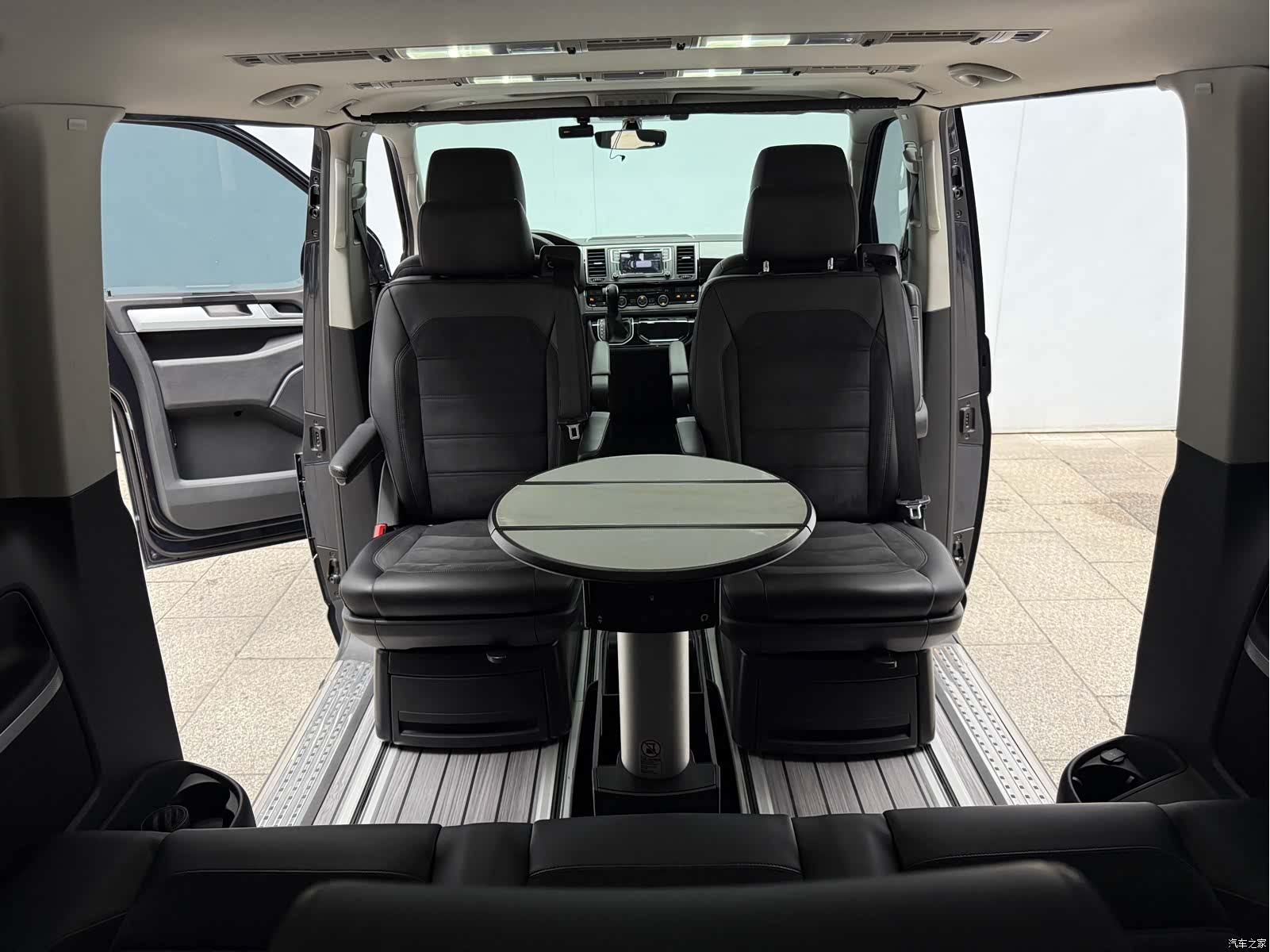 Volkswagen 7, 2017 18